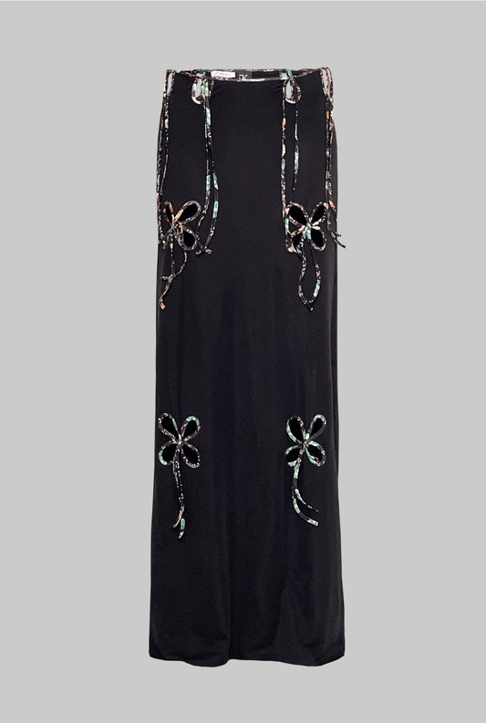 PETAL SKIRT WITH EDGED FLOWERS