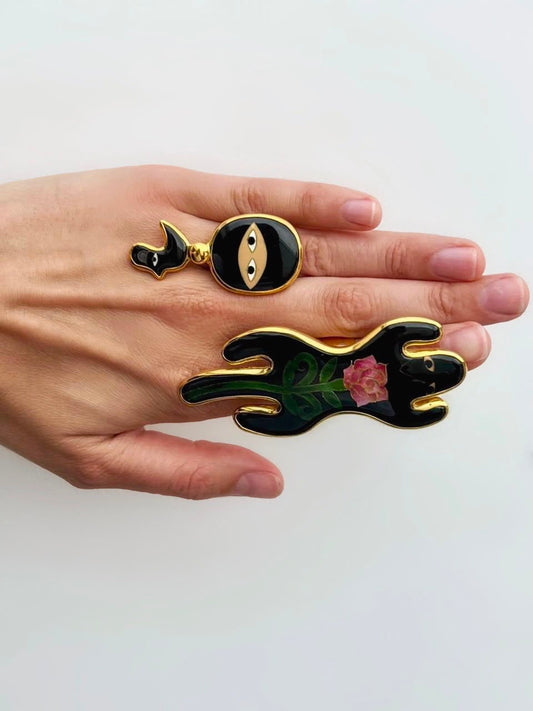Big black lizard ring with rose