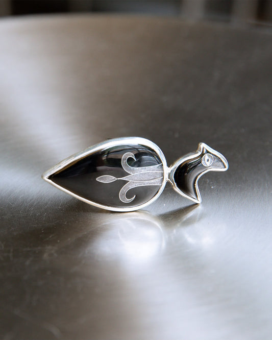 Gongli black bird ring