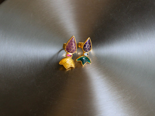 Grape Shape Small Purple Ring holden details