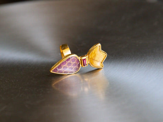 Grape Shape Small Purple Ring holden details