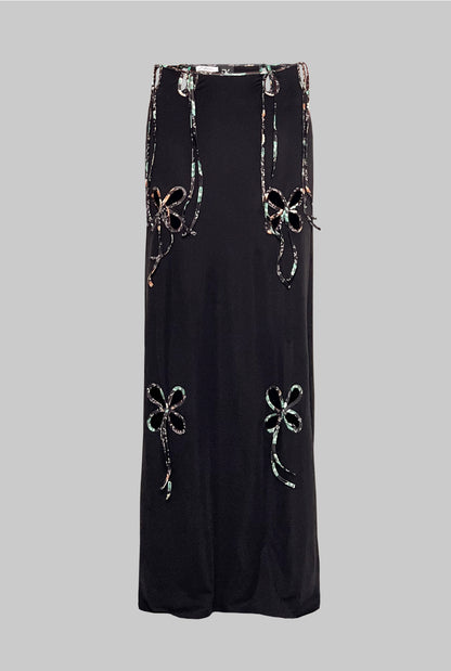 PETAL SKIRT WITH EDGED FLOWERS