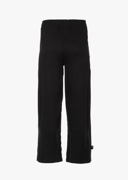 Snap buttons trousers