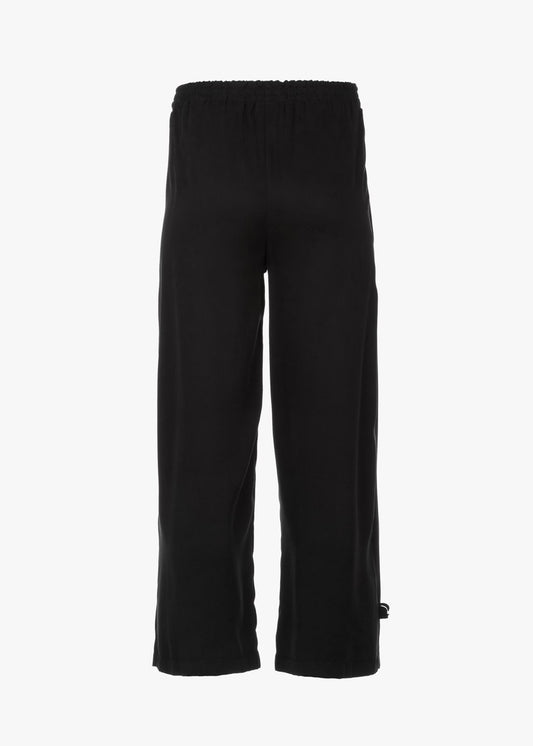 Snap buttons trousers
