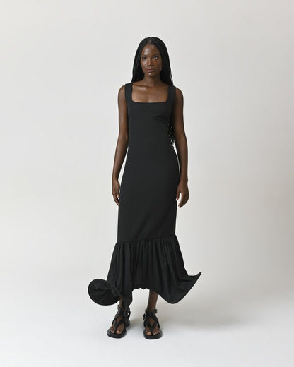 Circle-bottomed dress in black