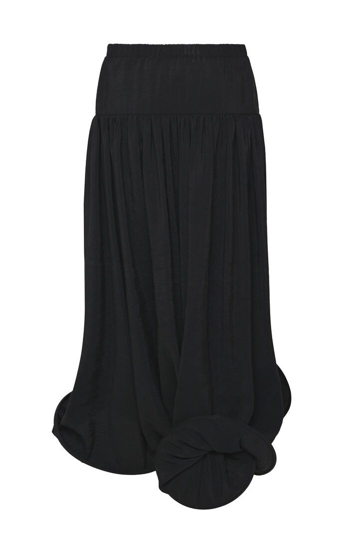 Circle-bottomed skirt