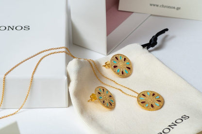 Round necklace with colorful details