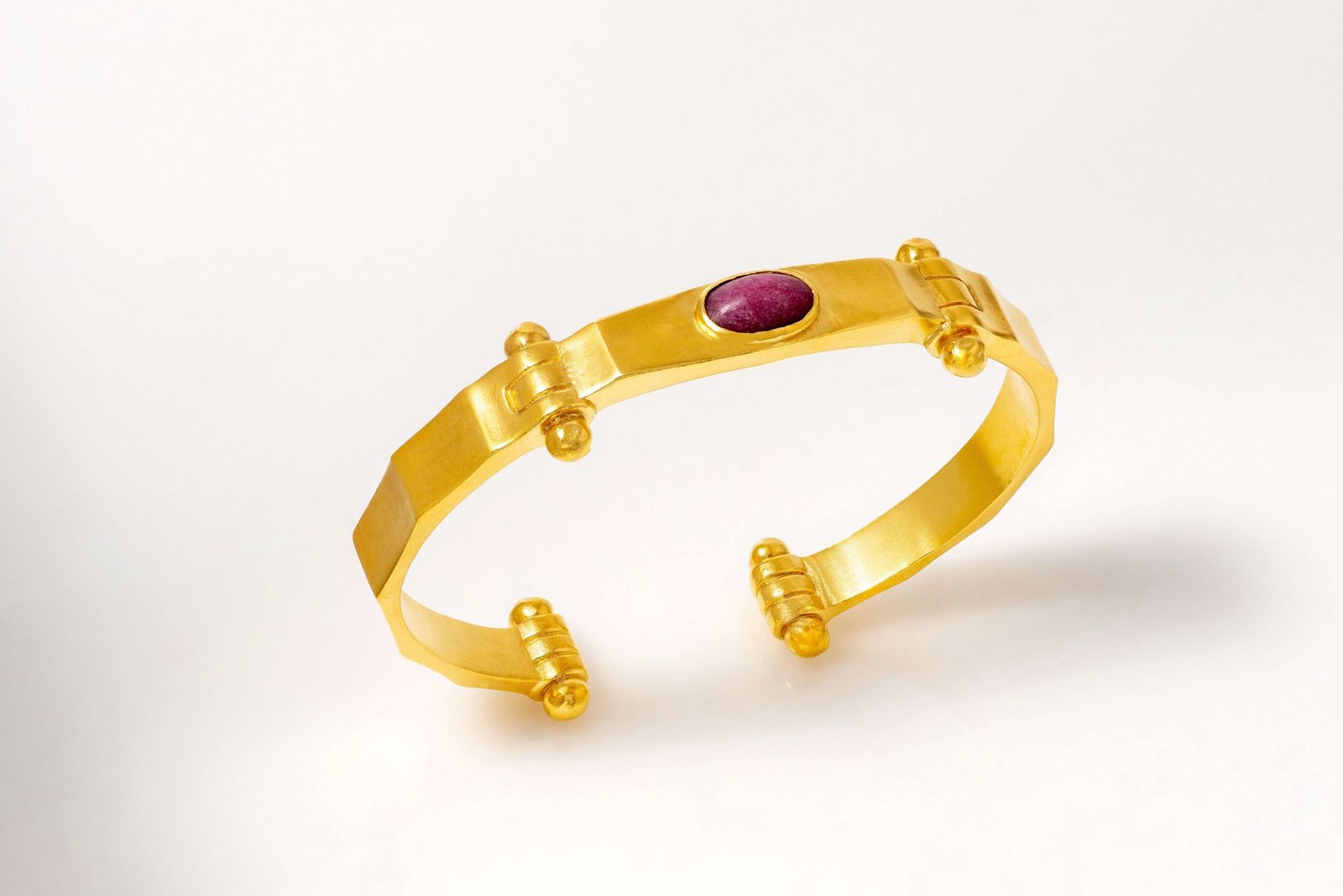 chronos braclet with purple stone