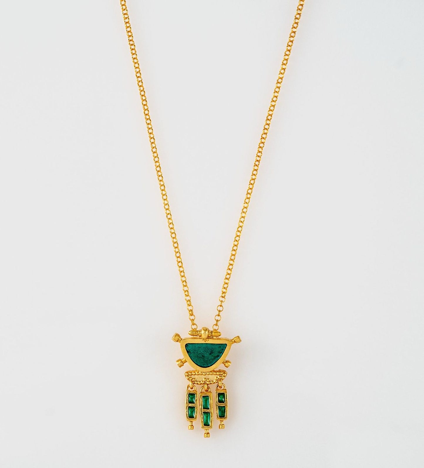 chronos necklace with green details