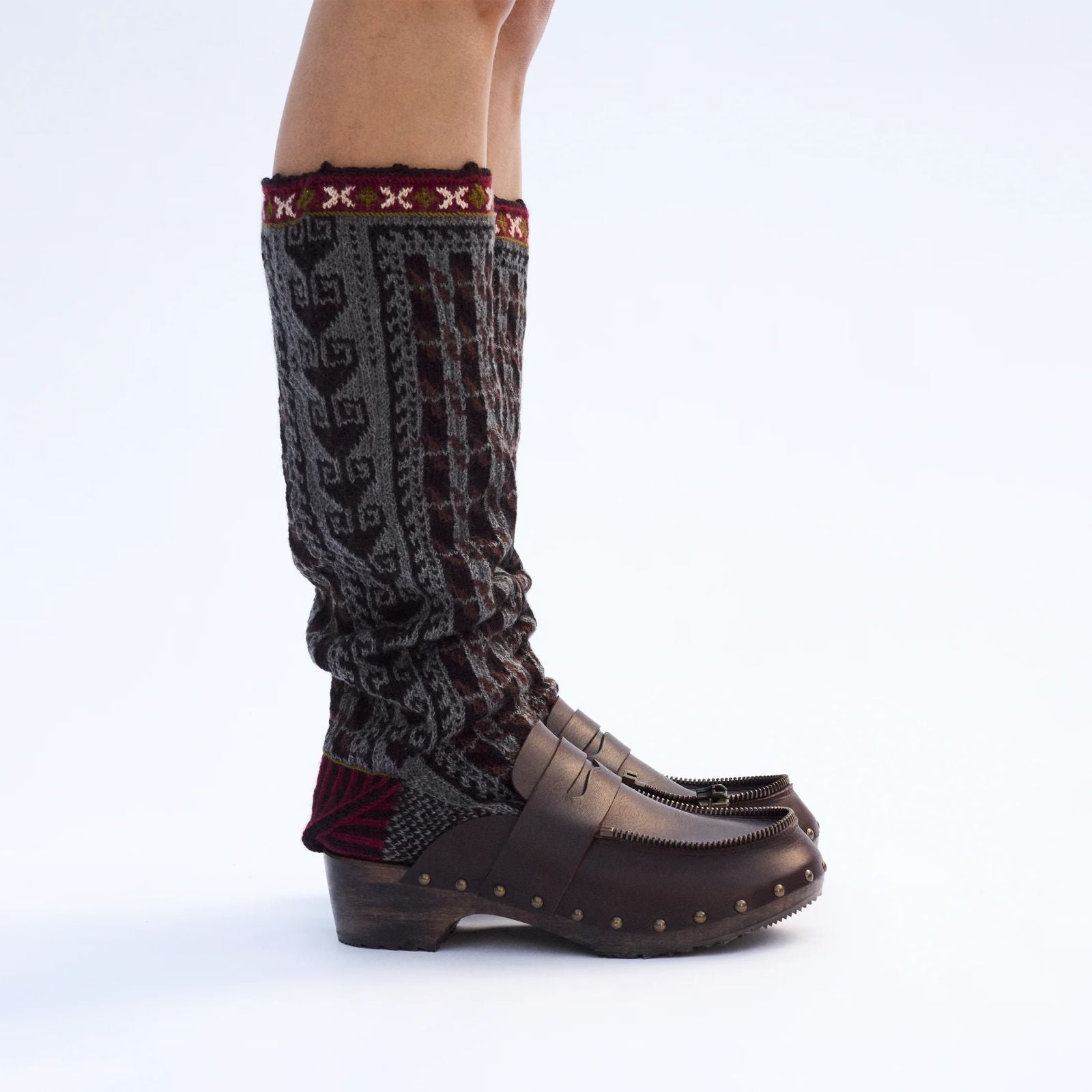 Zipped clogs