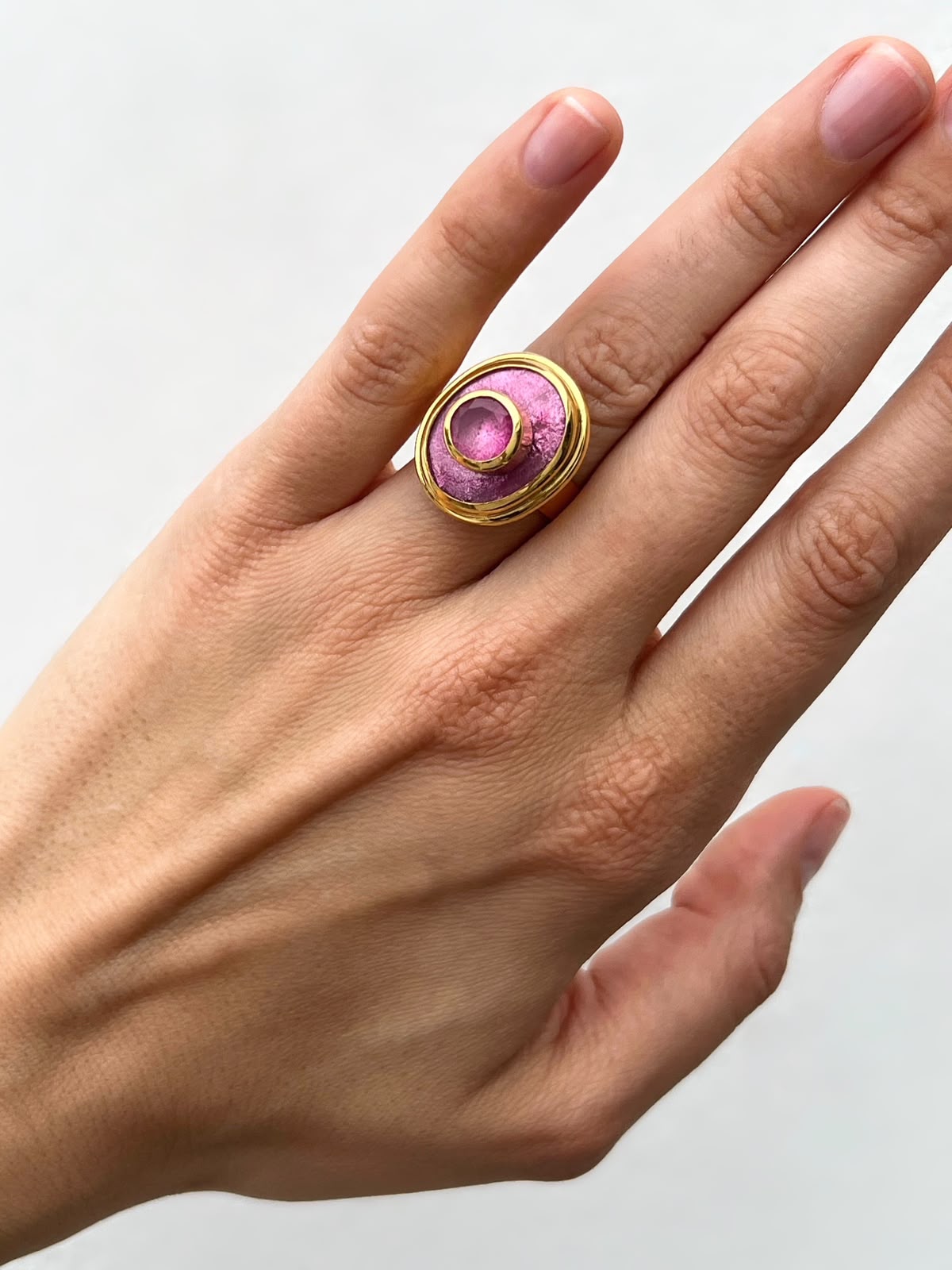 Gongli pink round ring with big stone
