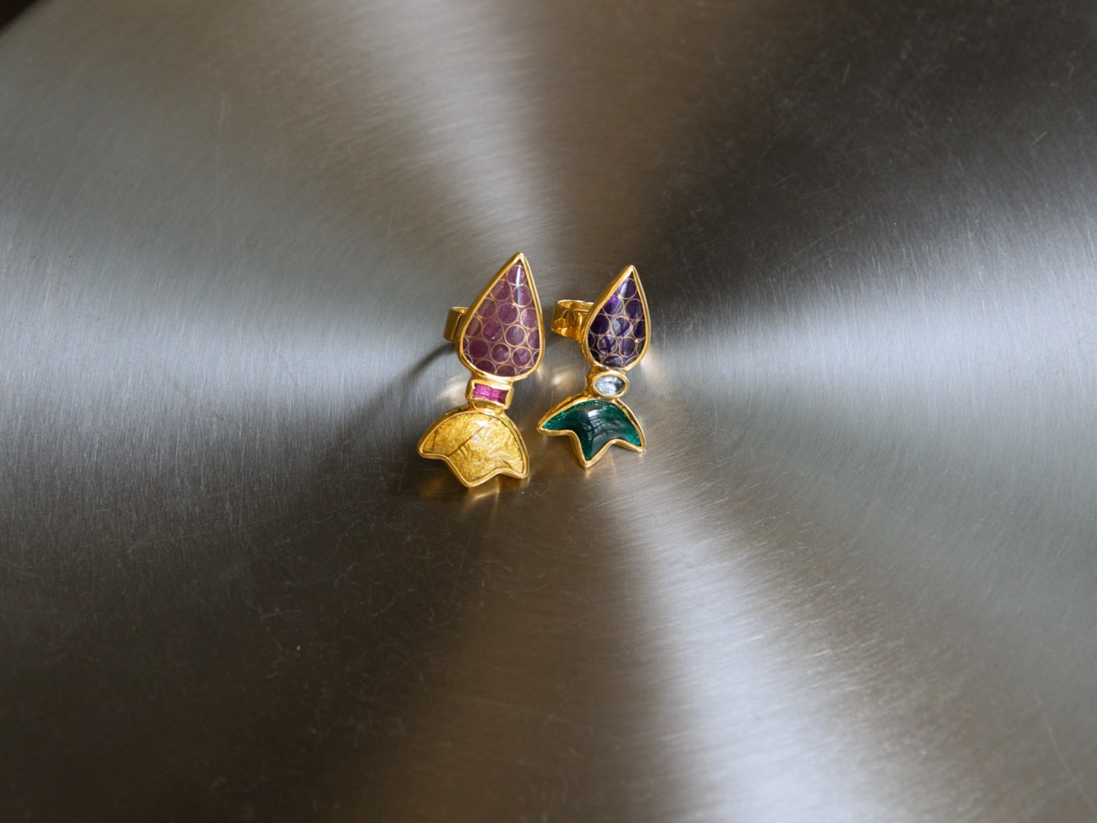 Grape Shape Small Purple  Ring holden details