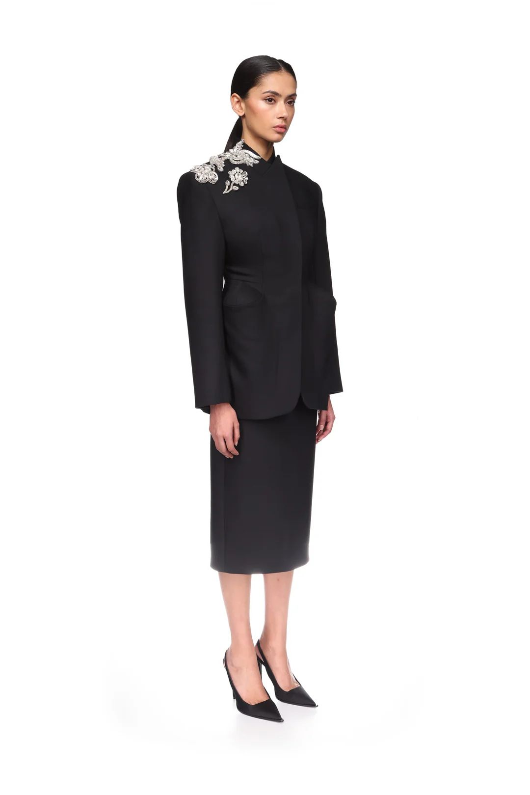 CRYSTAL BROOCH EMBR DETAIL HOURGLASS SHAPE JACKET