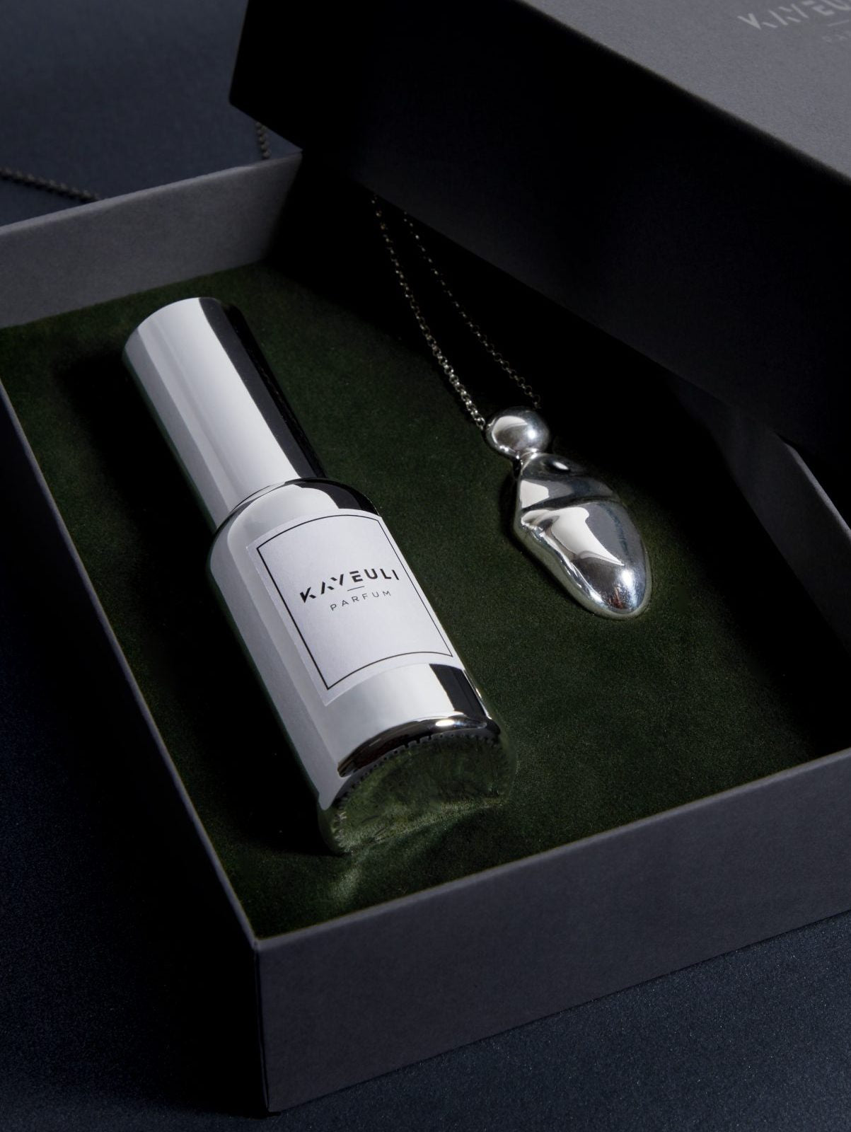 Kaveuli Perfume with Necklace