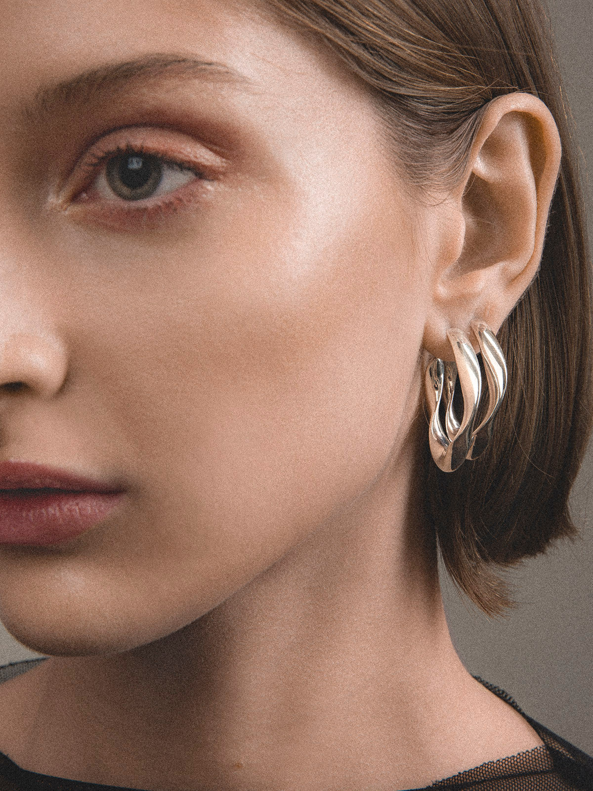 Silver twisted earrings